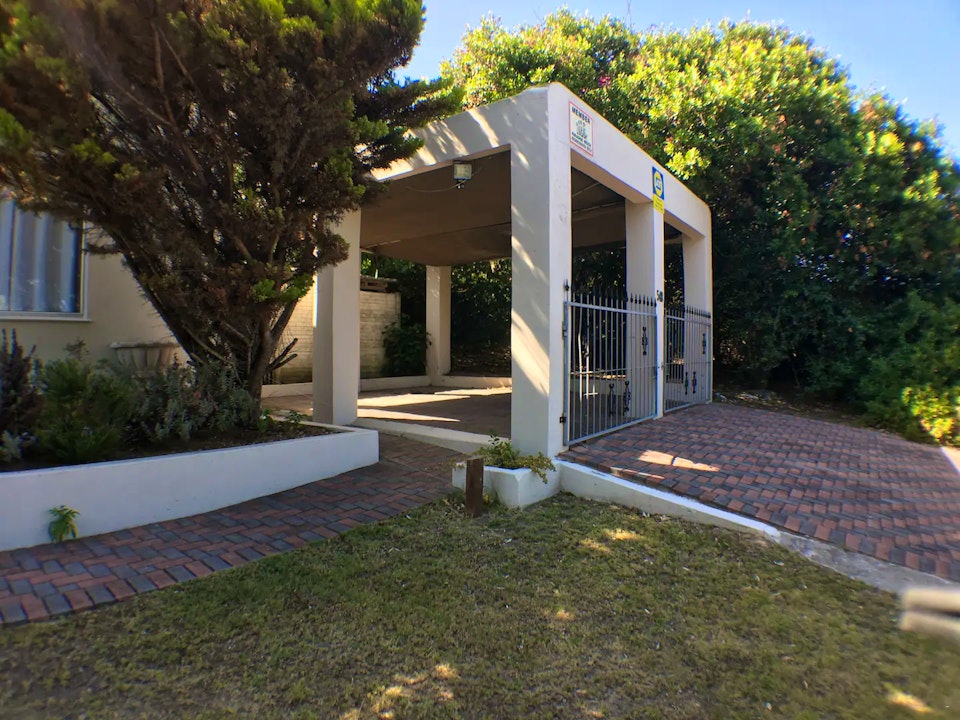 Jeffreys Bay Accommodation at  | Viya