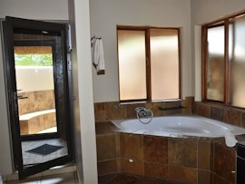 Limpopo Accommodation at Makhato Lodge 11 | Viya