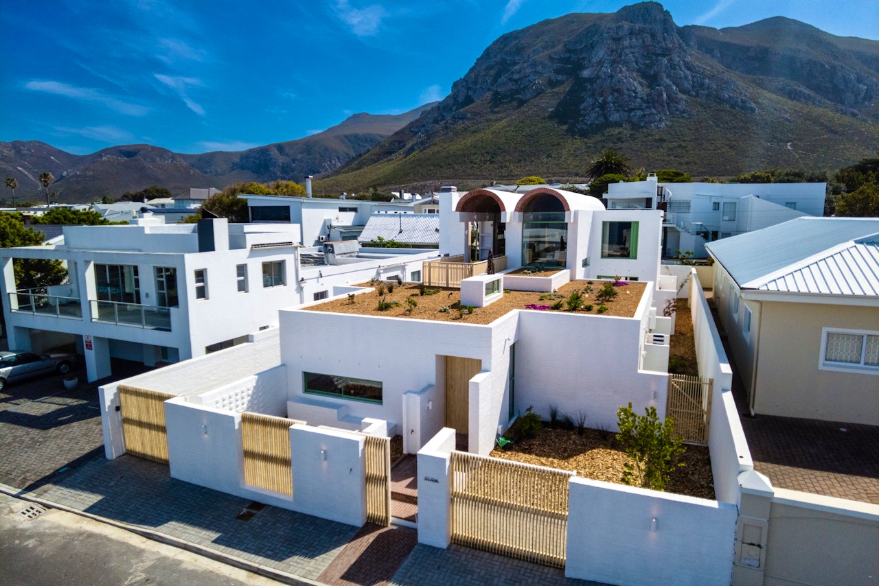 Hermanus Accommodation at  | Viya