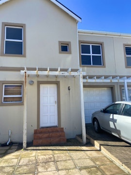 Southern Suburbs Accommodation at Townhouse By The Beach | Viya