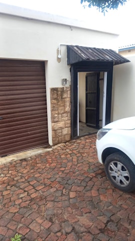 Jeffreys Bay Accommodation at 14A on Salamander | Viya