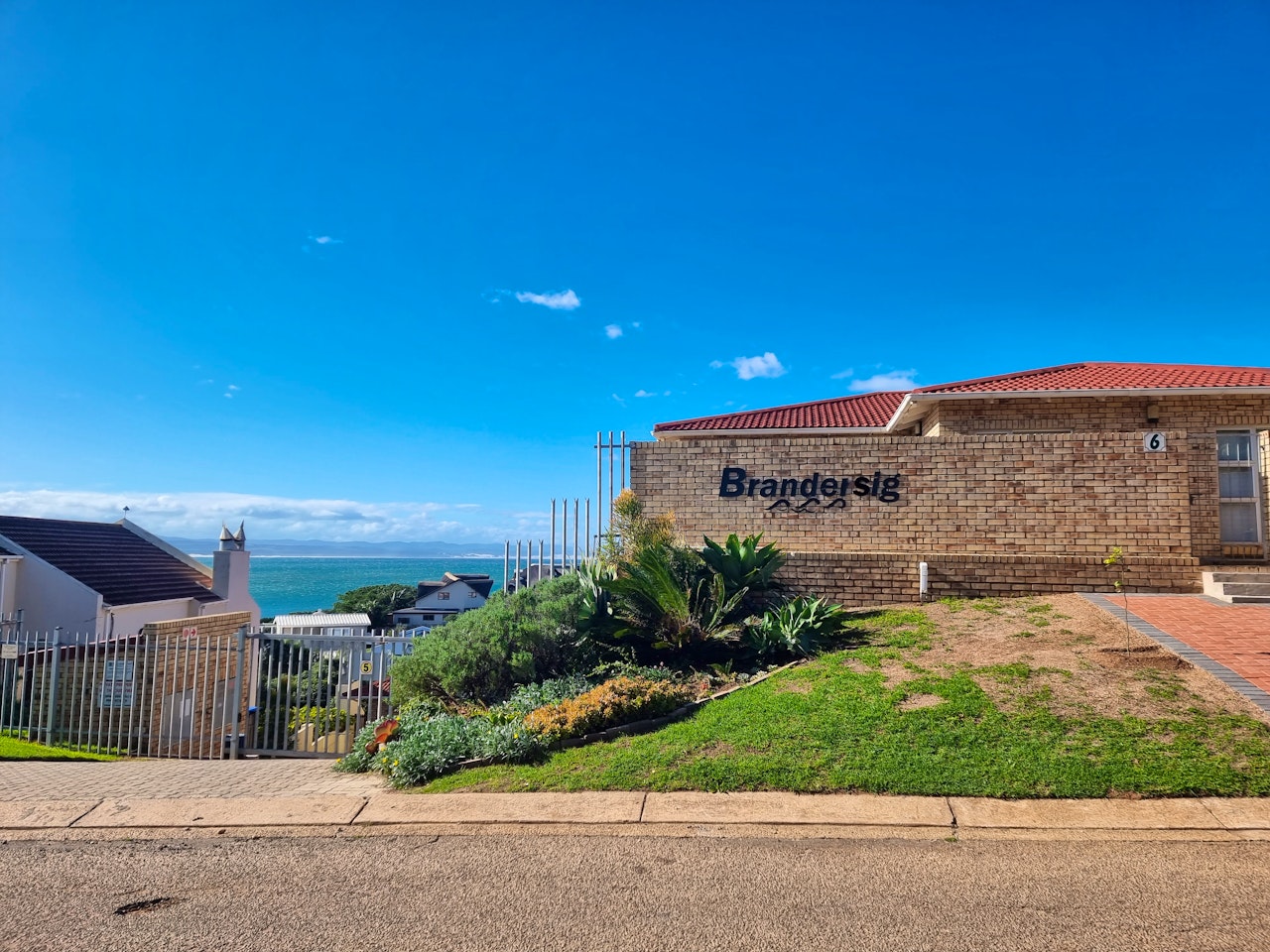 Jeffreys Bay Accommodation at  | Viya