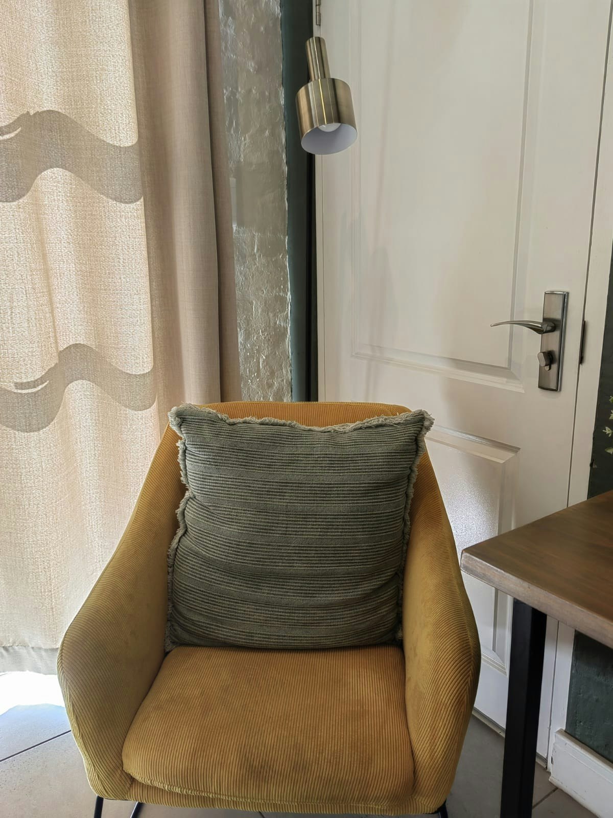 1110 Cote De Val Boutique Apartment image no 12 of 27