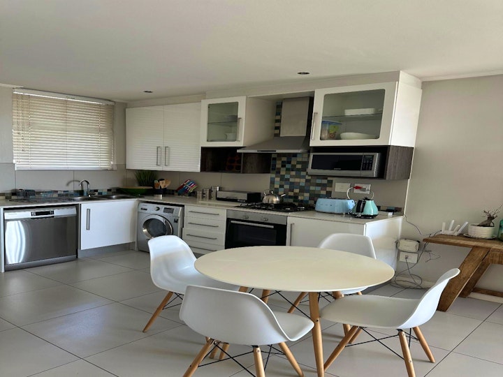Johannesburg Accommodation at Deluxe Corner Apartment | Viya