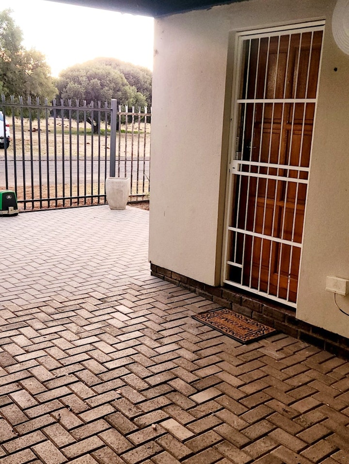 Bloemfontein Accommodation at 5 @ Stock Accommodation | Viya