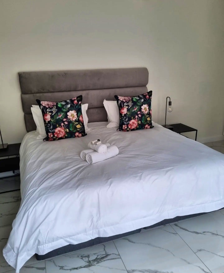 Cape Town Accommodation at 19 De Smit | Viya