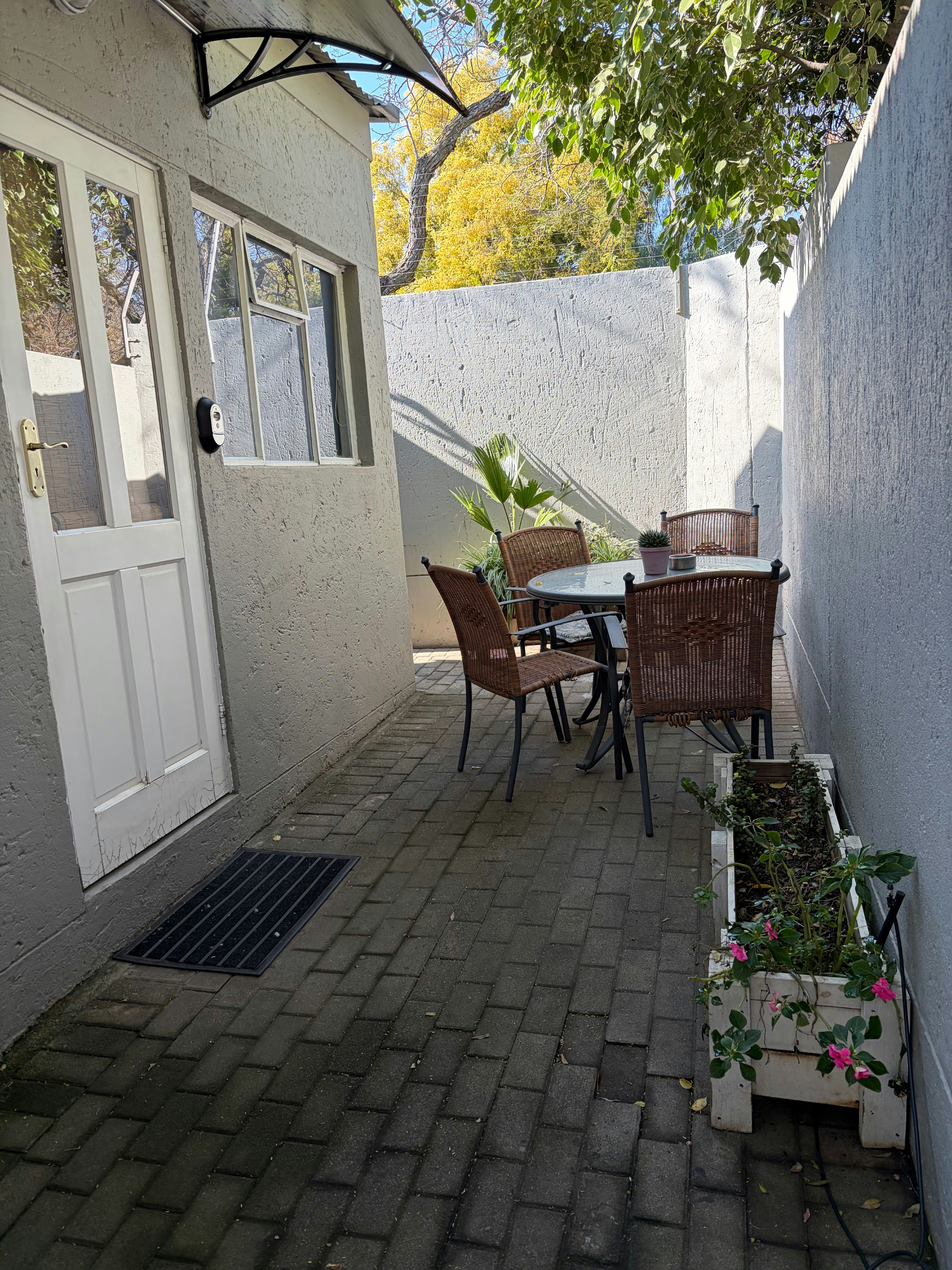 Lennies Cottage image no 1 of 6