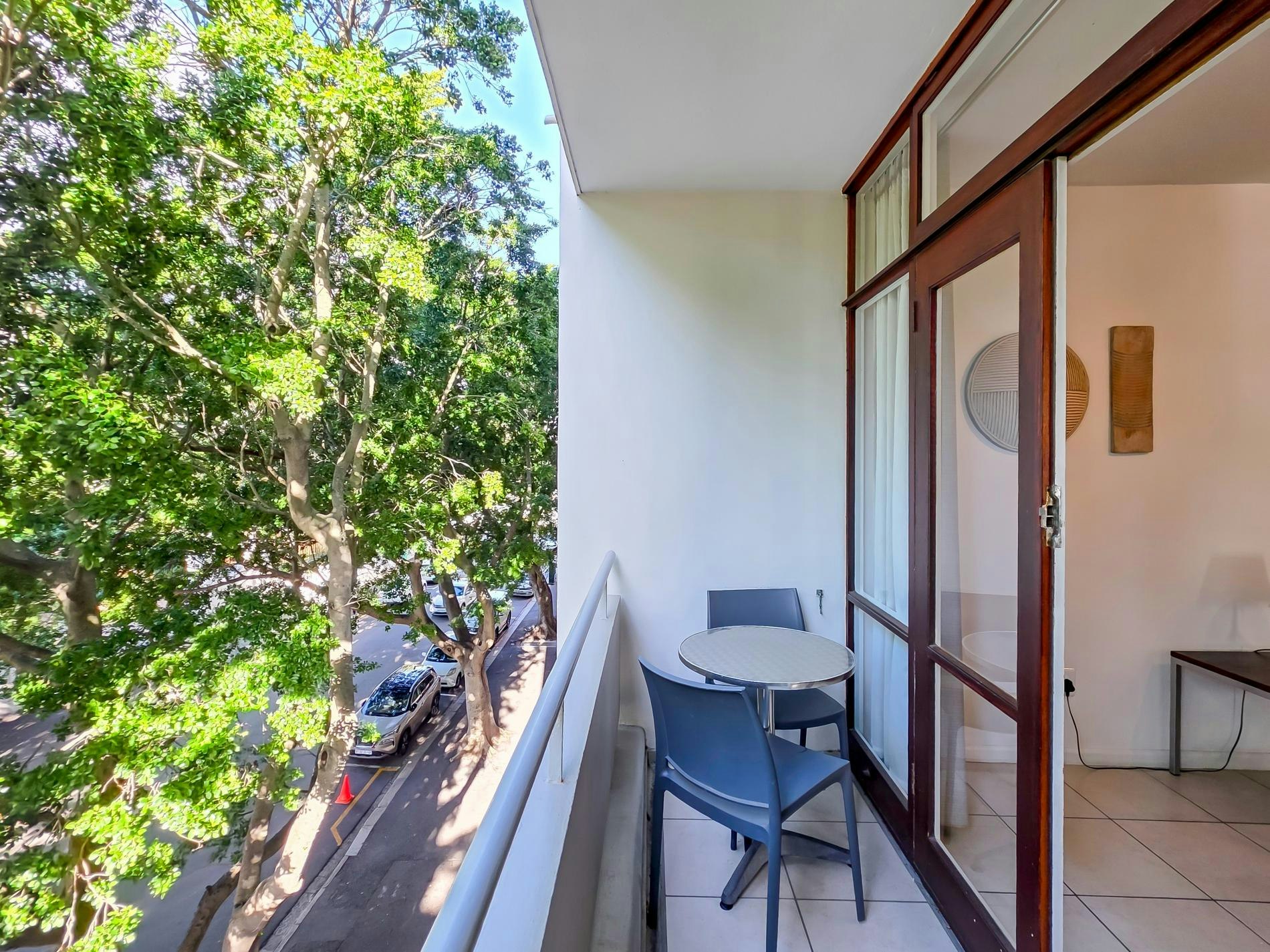 St Martini Gardens Balcony Apartment image no 19 of 41