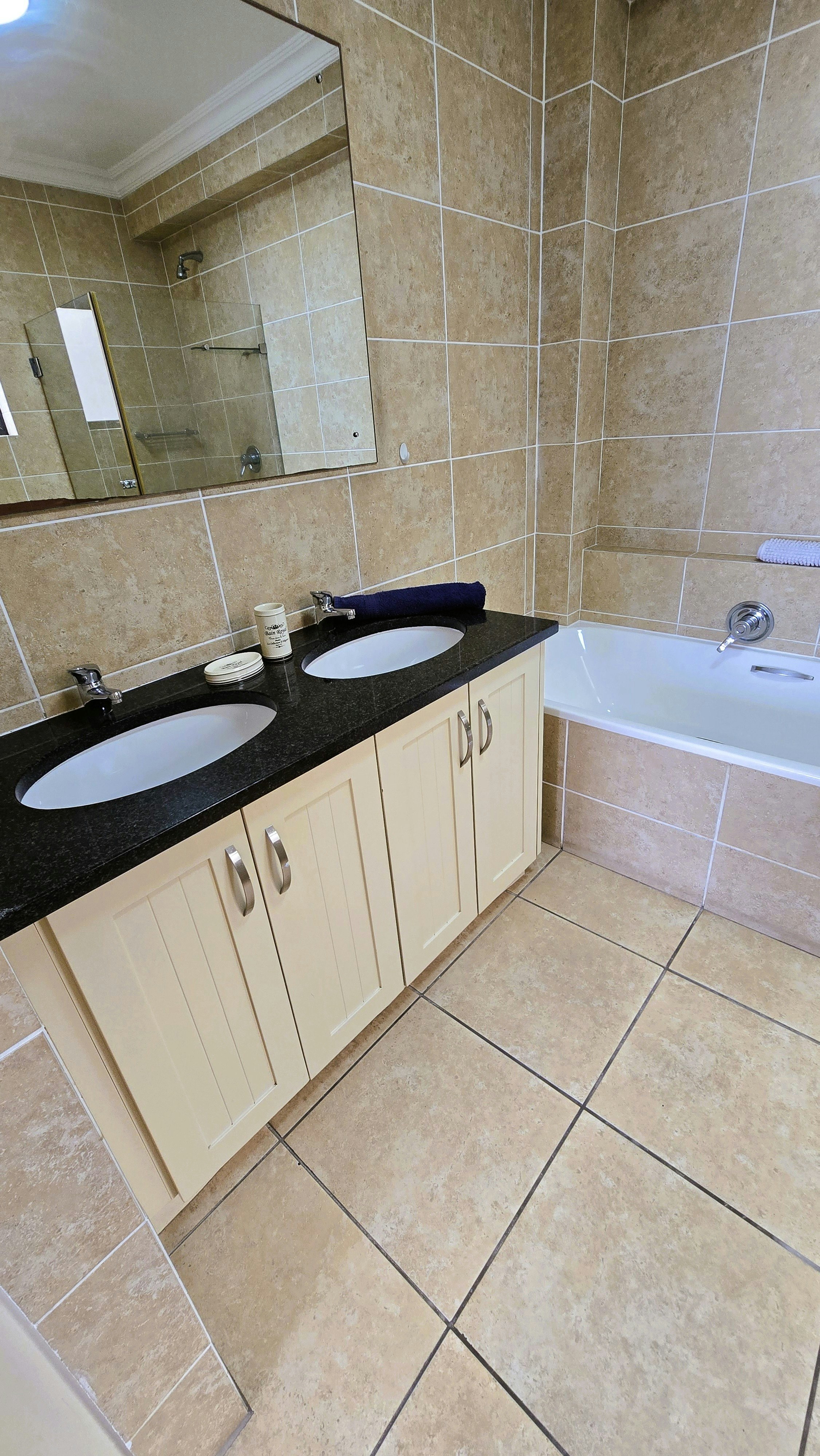 2 Tivoli Luxury Self Catering image no 18 of 24