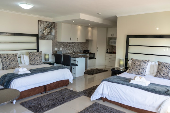 Western Cape Accommodation at Bar-t-nique Guest House | Viya