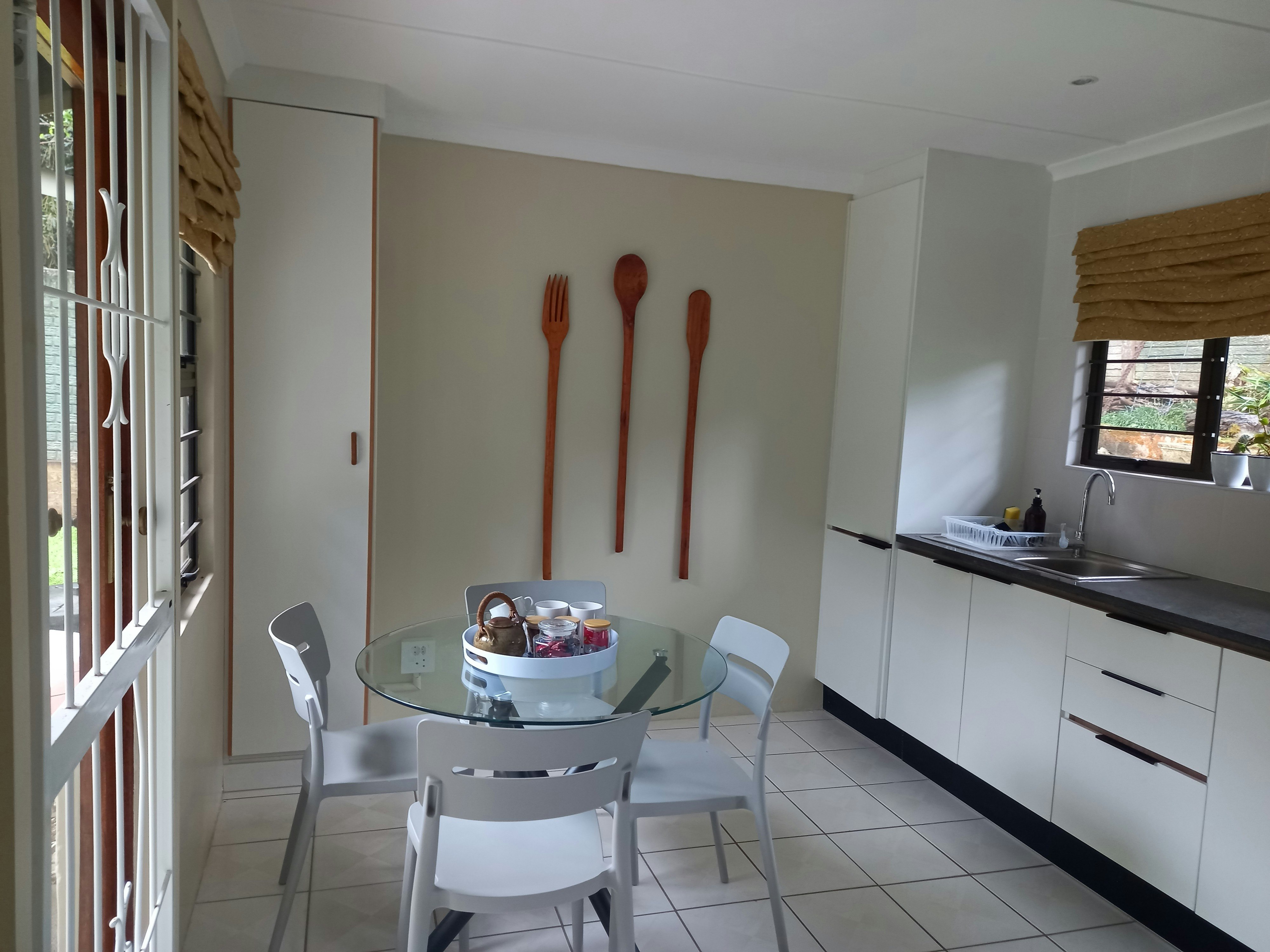 Birdsong Garden Cottage image no 3 of 9