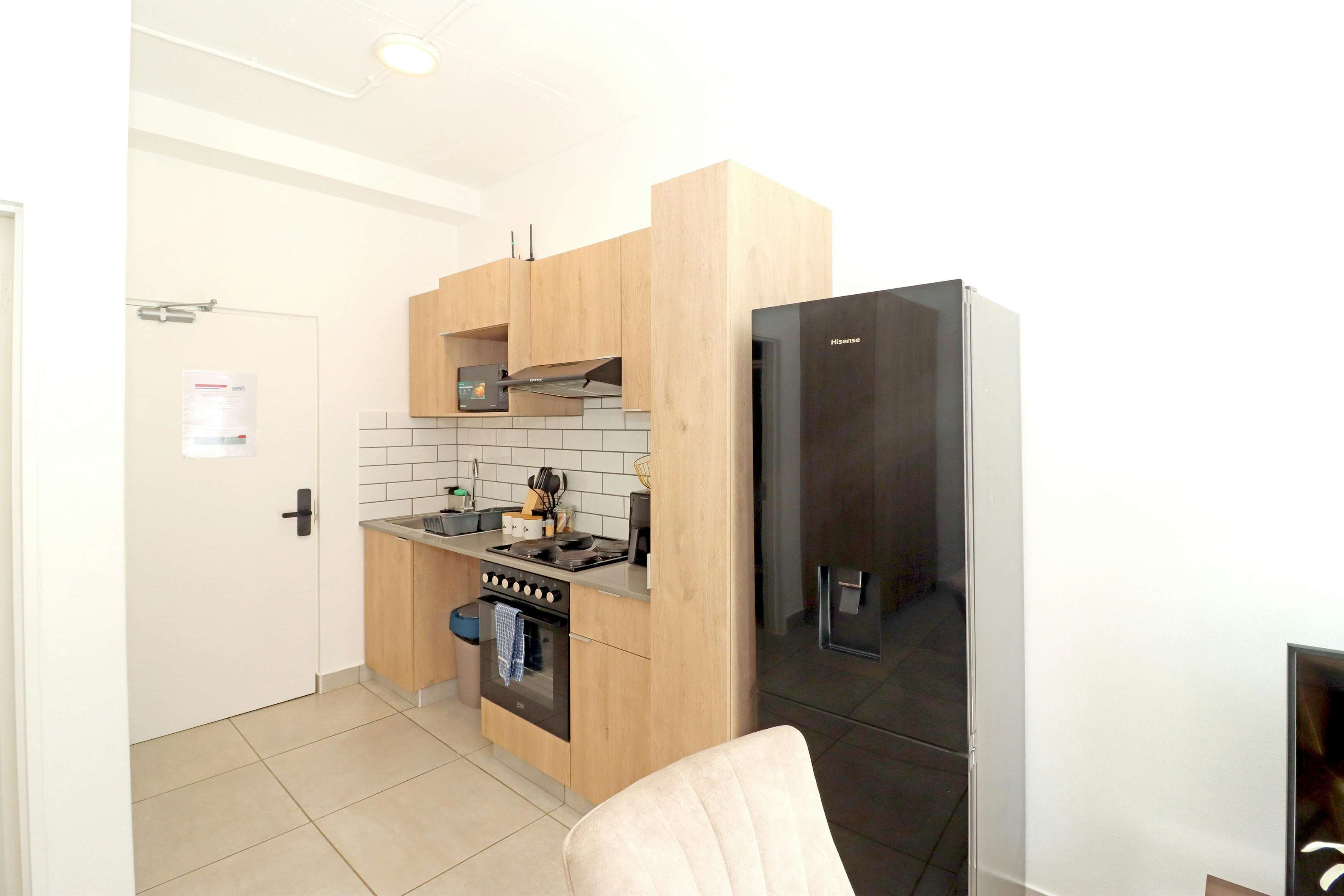Elegant Studio in Illovo image no 14 of 38