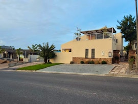 Northern Suburbs Accommodation at Walters Lane Luxury Accommodation | Viya