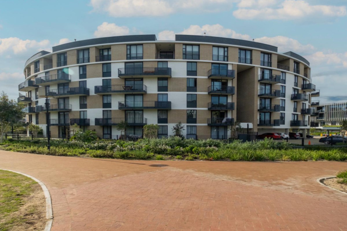 2 Bed Apartment – On Park Unit 315 image no 2 of 29