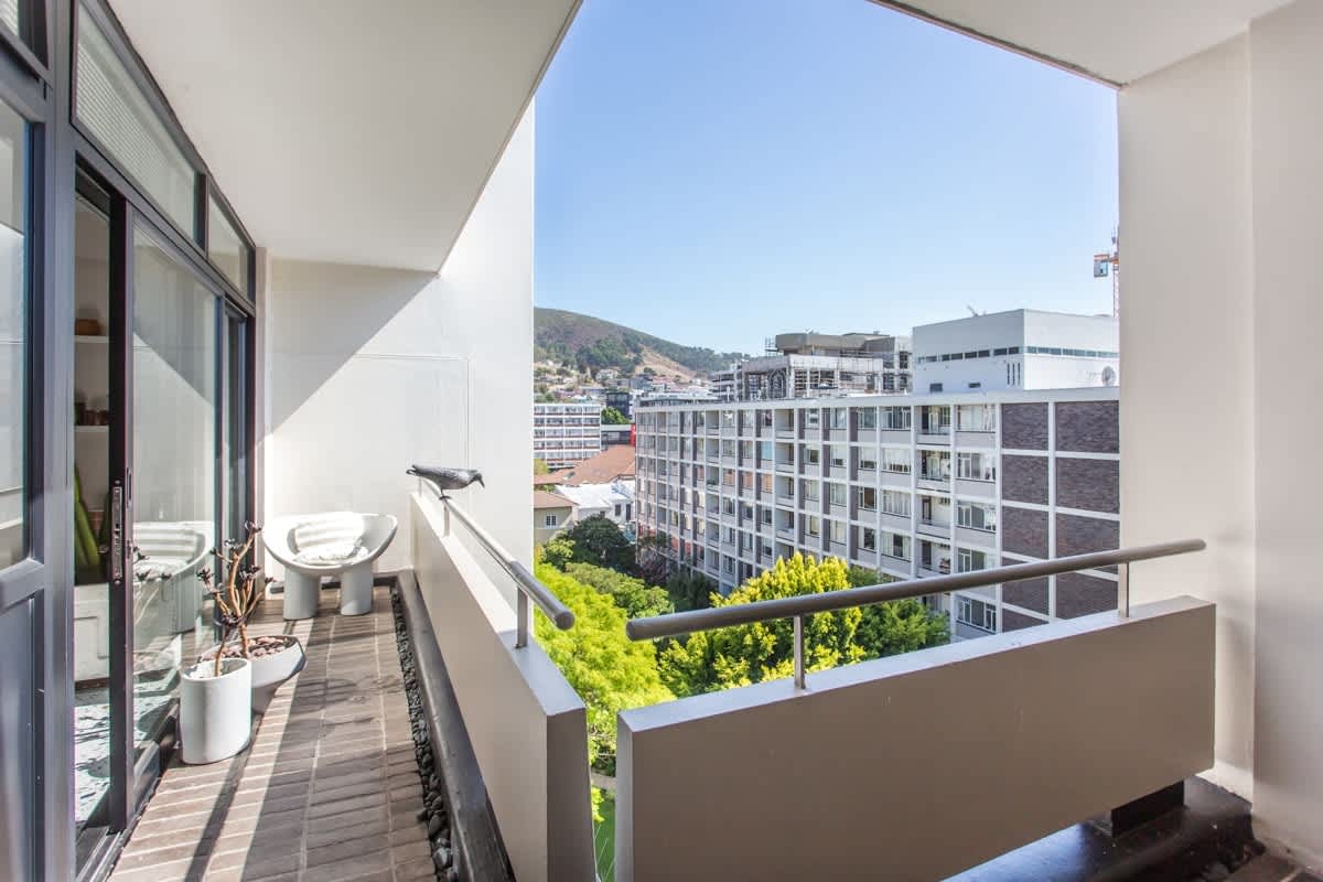 Love My Spacious Habitat - 1 Bedroom Penthouse image no 4 of 45