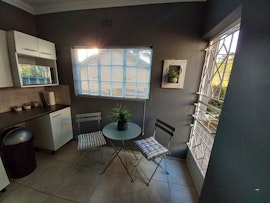 Cradle Of Humankind Accommodation at Cottage on 494 | Viya