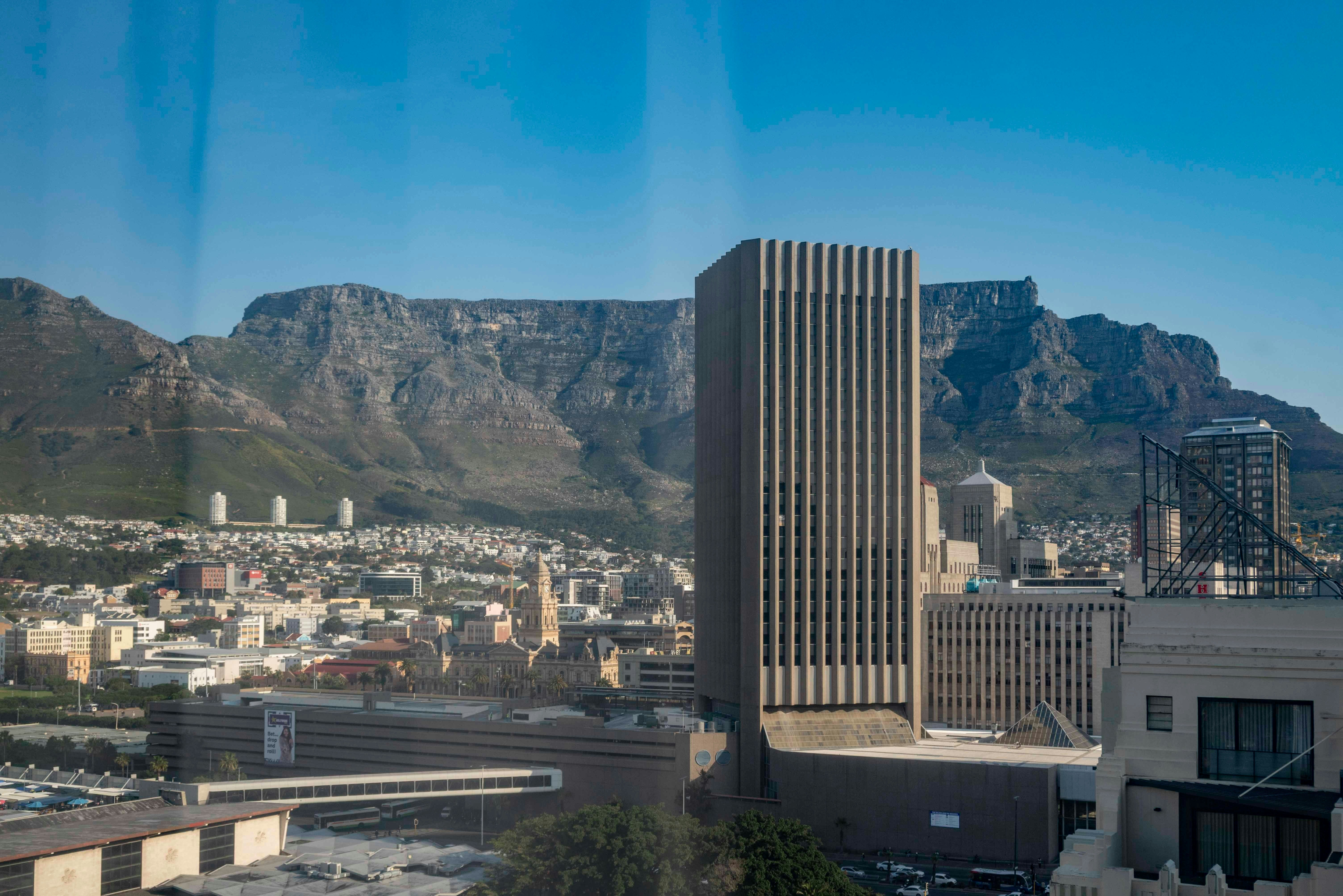 City Living with Mountain Views image no 23 of 29