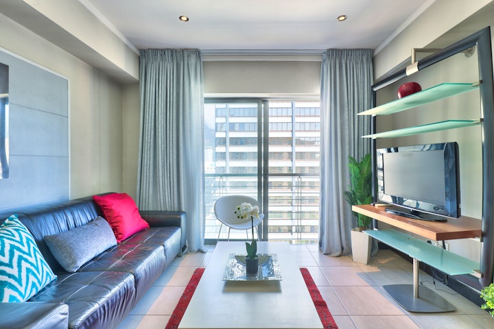 Cape Town Accommodation at Icon Luxury Studio Apartment | Viya