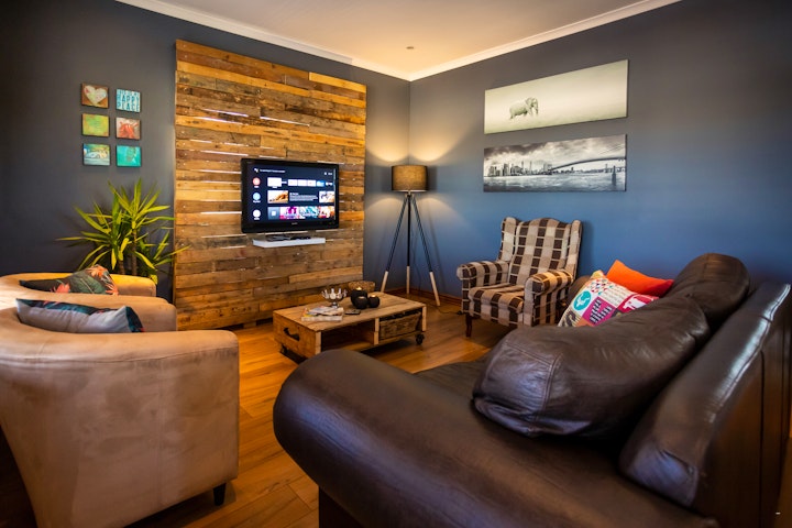 Cape Town Accommodation at Modern Shabby Chic Apartment | Viya