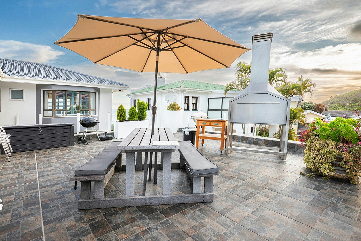 Pearl White Sands image no 1 of 28