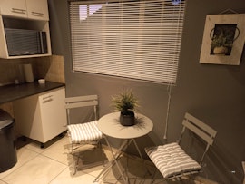 Cradle Of Humankind Accommodation at Cottage on 494 | Viya