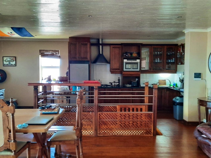 Gansbaai Accommodation at 85 on De Villiers | Viya