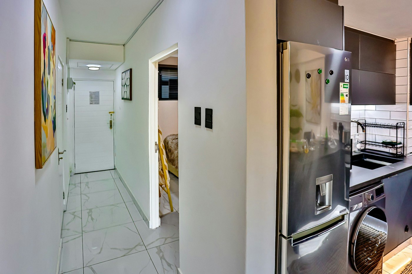 Stylish Sibaya Apartment | Pool & Inverter image no 16 of 31