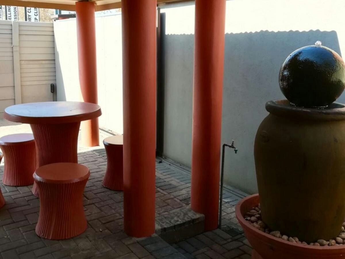 Grand Central Guesthouse Rustenburg image no 14 of 14