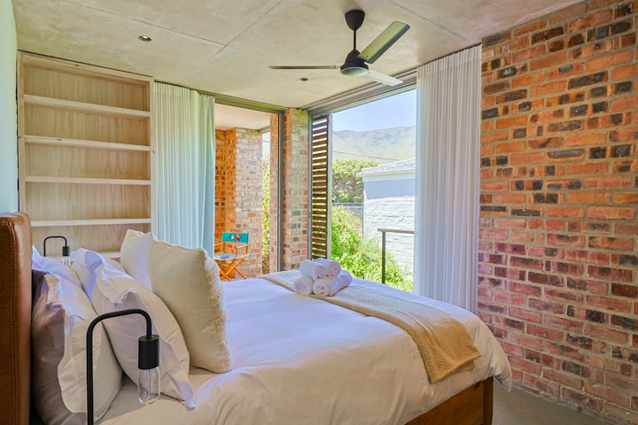 Western Cape Accommodation at House Fynbos | Viya