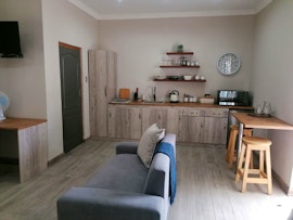 Karoo Accommodation at On Enslin Self-catering | Viya