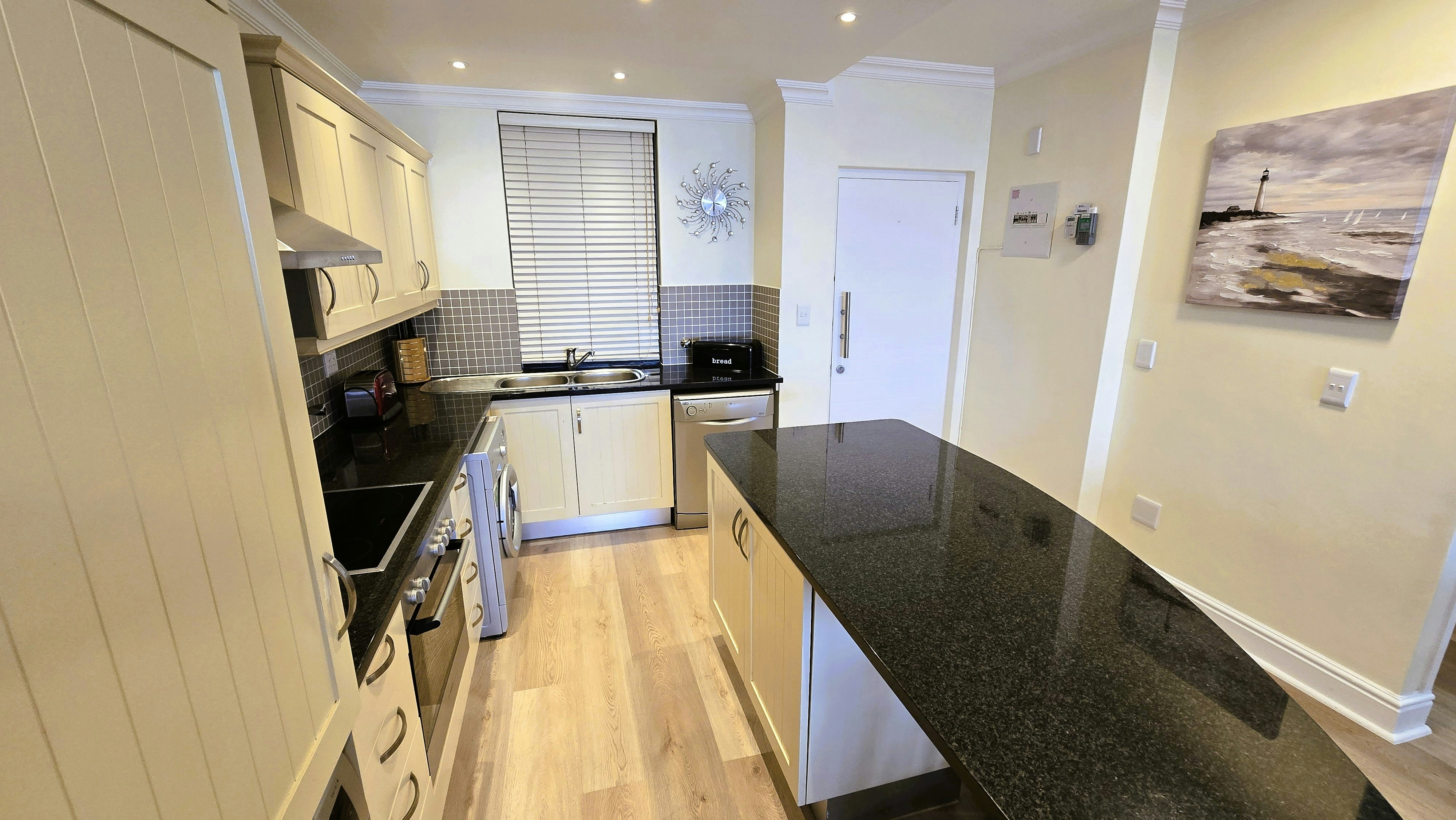 2 Tivoli Luxury Self Catering image no 12 of 24