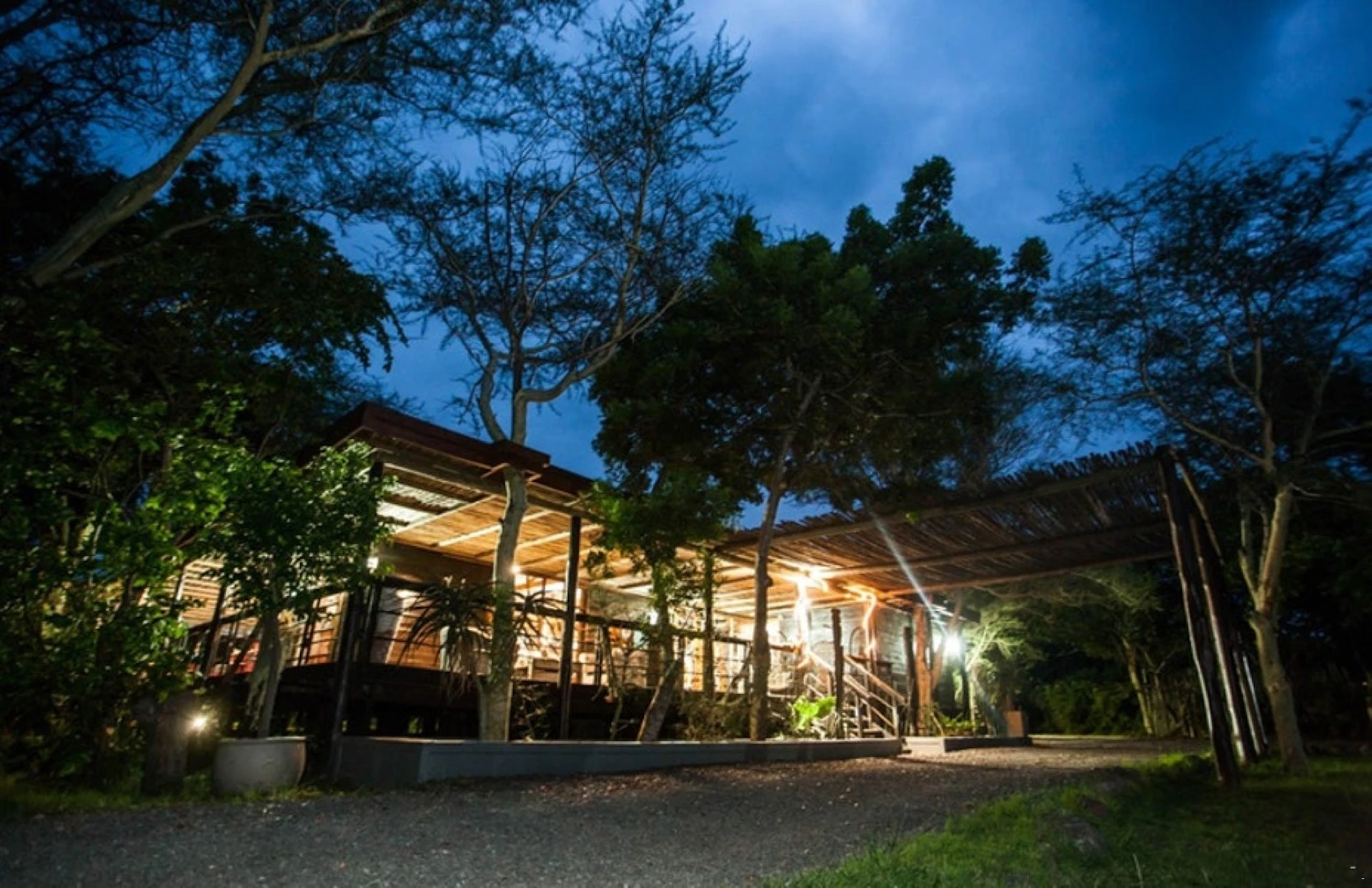 Makakatana Bay Lodge gallery
