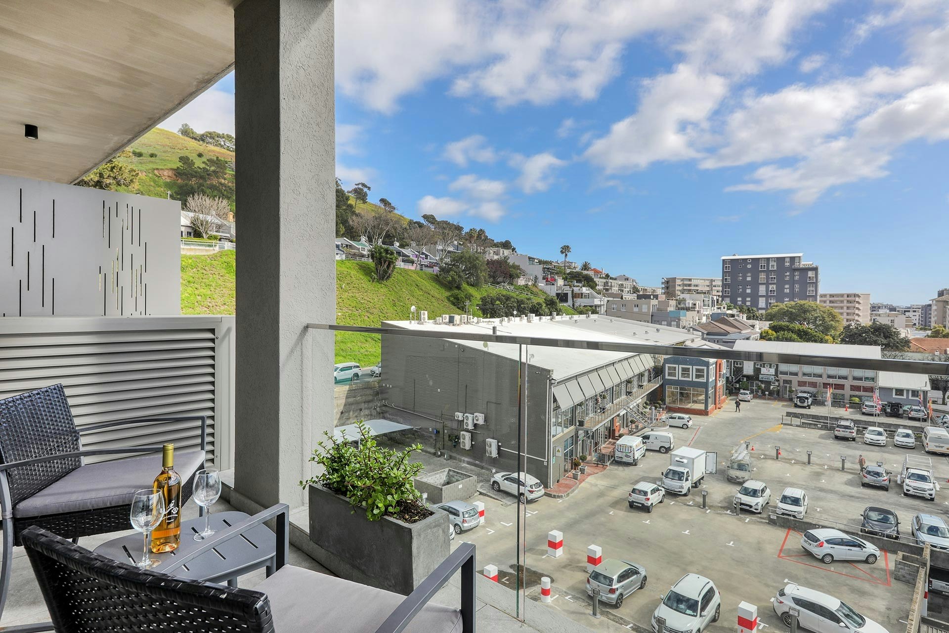 604 Luxury City View image no 13 of 16