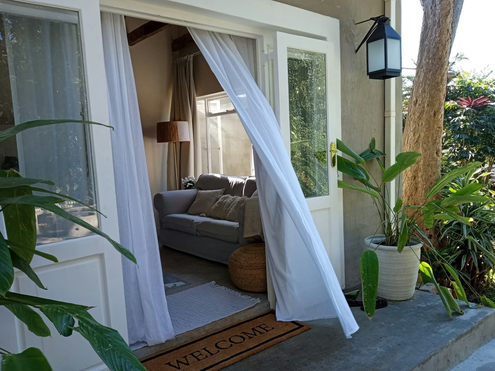 CocoMo Boutique Coastal Garden Studio image no 5 of 19
