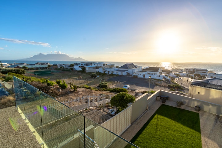 Cape Town Accommodation at Small Bay Beach Suites | Viya