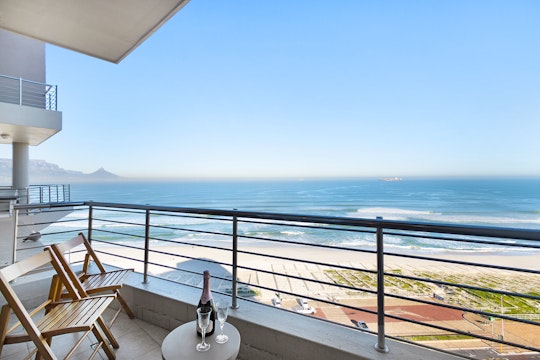 Bloubergstrand Accommodation at  | Viya