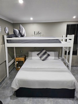 Bloubergstrand Accommodation at  | Viya