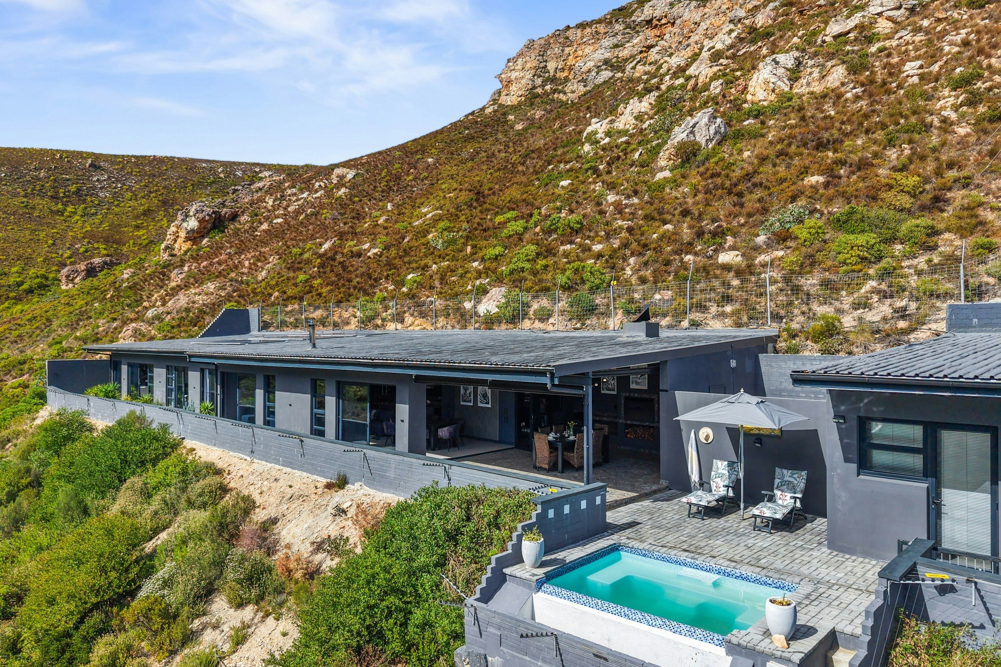 Rooi-Els Accommodation - LekkeSlaap
