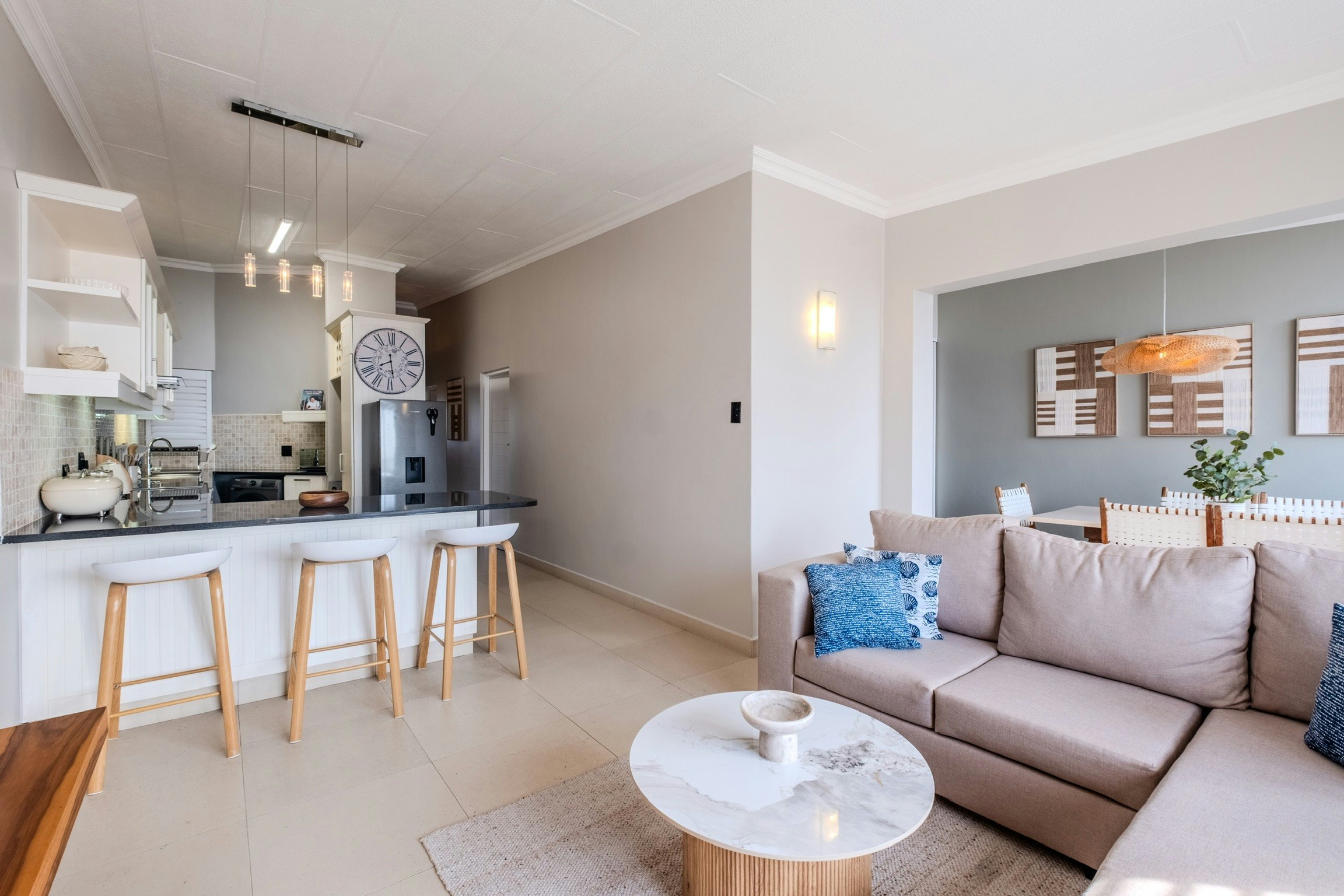 Umdloti Ocean Paradise | 2-bedroom with Sea Views image no 9 of 20