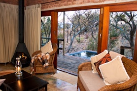 Hartbeespoort Accommodation at Basil's Boma Bush Chalet | Viya