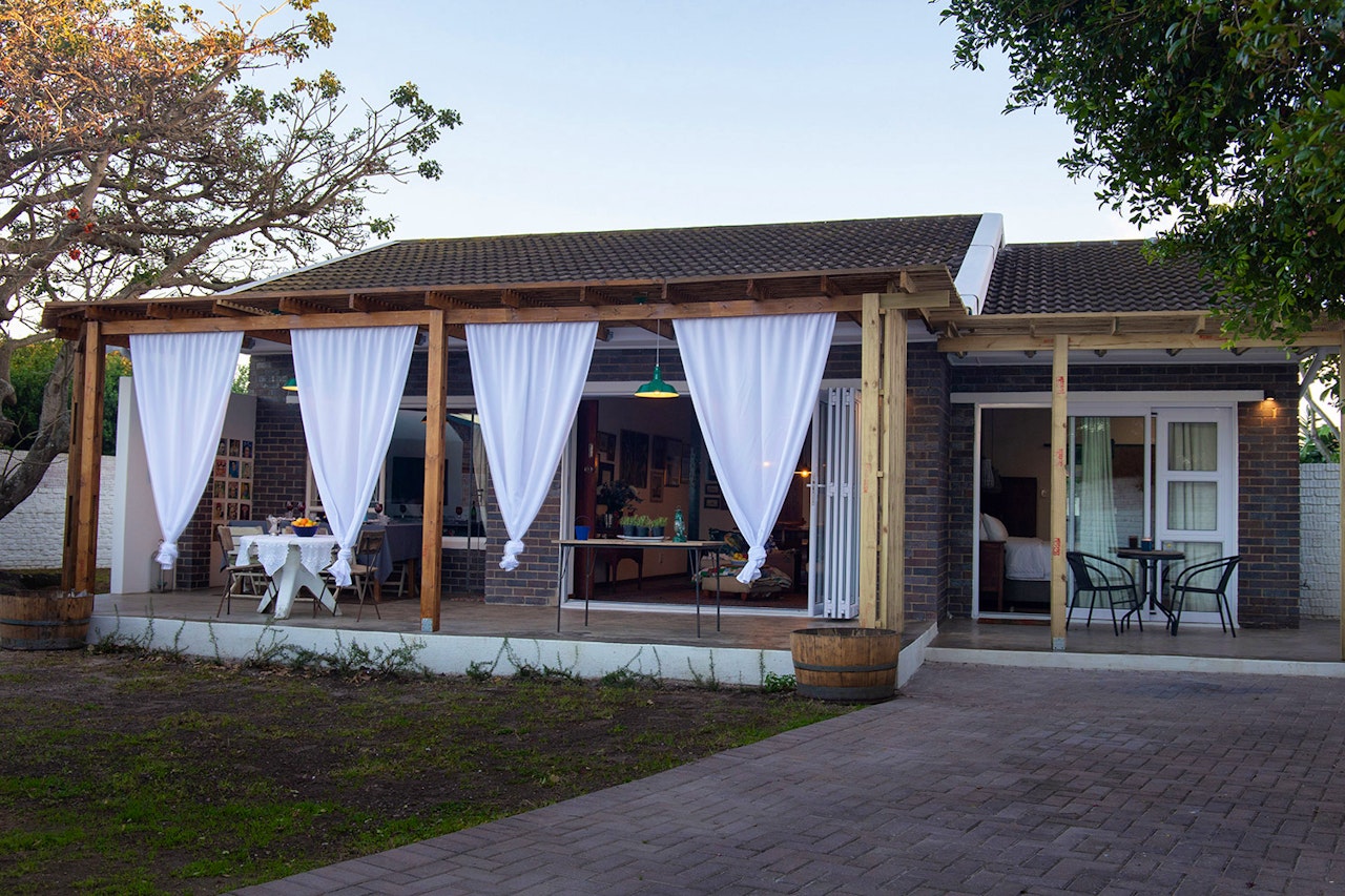 Jeffreys Bay Accommodation at  | Viya