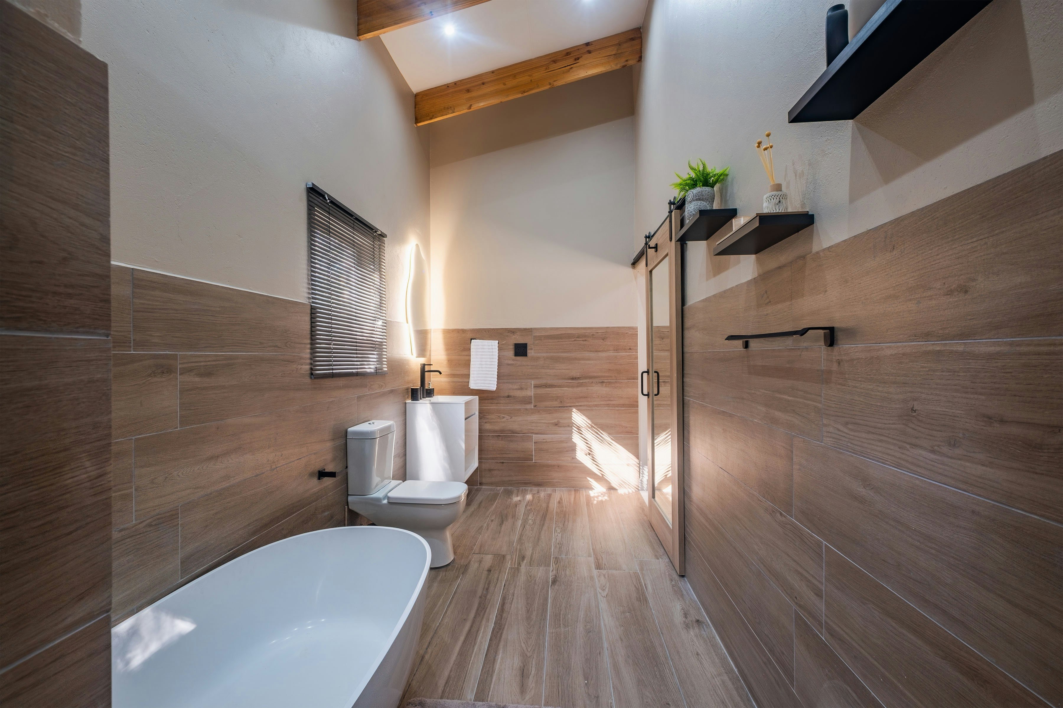 Yana’s Luxury Villa image no 18 of 25