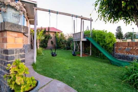 Twelve First Avenue Holiday Home