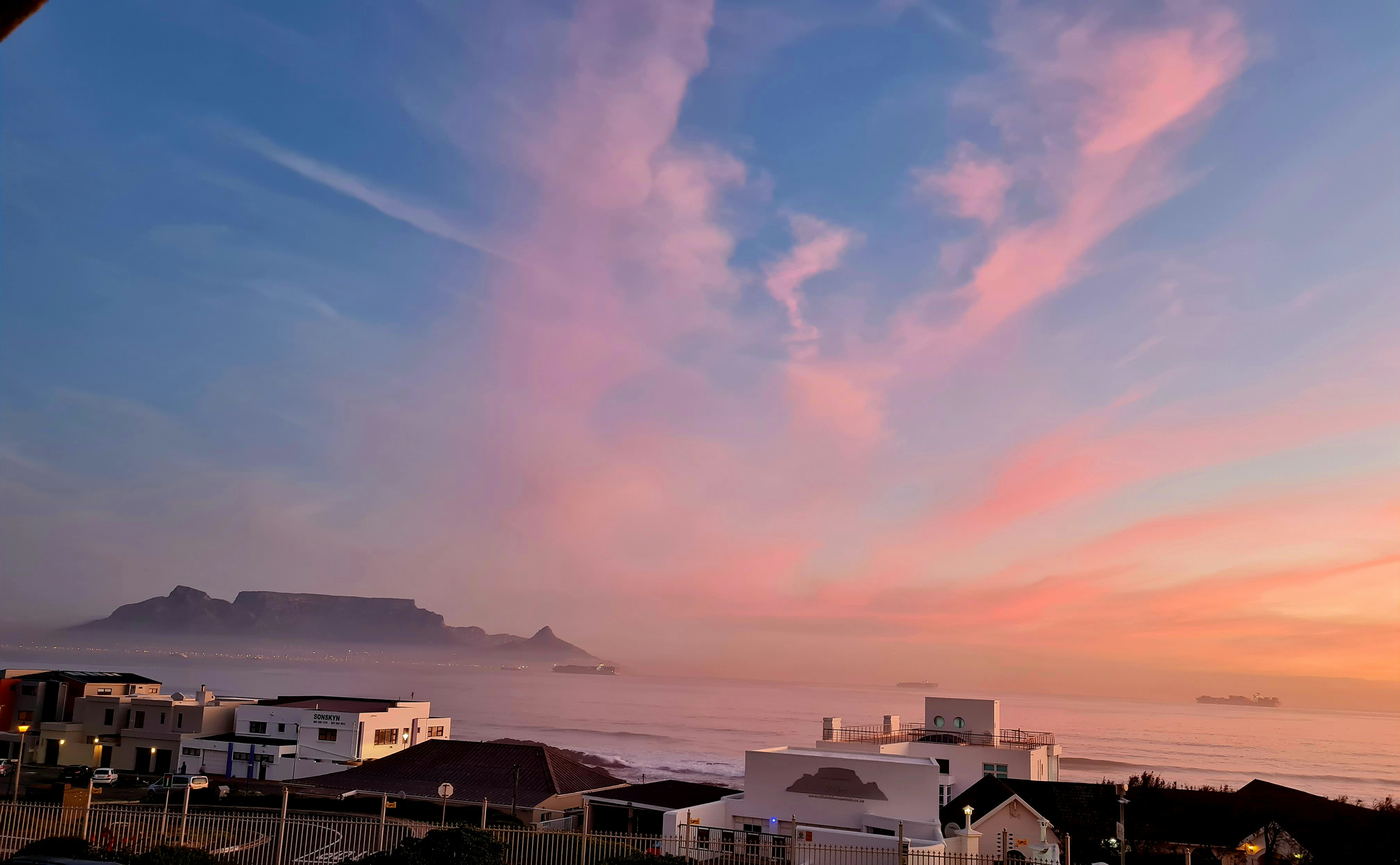 107 Blouberg Heights LekkeSlaap