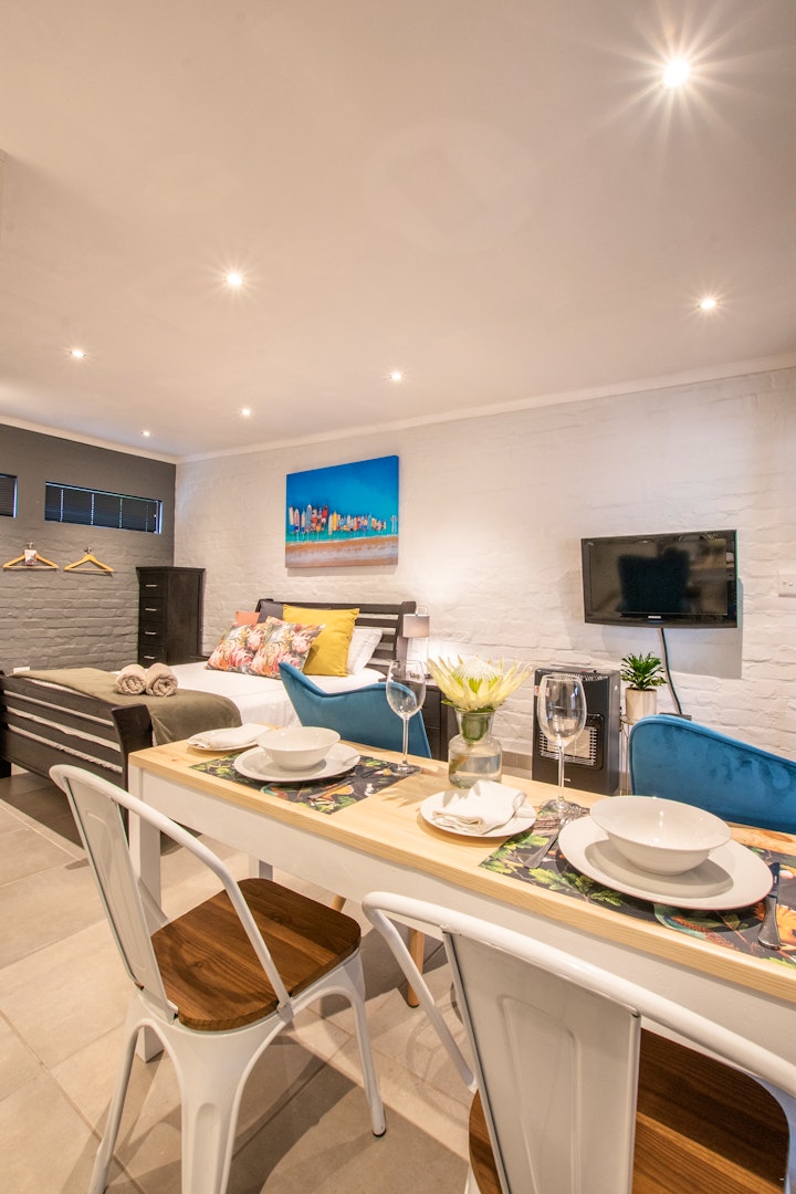 Cape Town Accommodation at Sunset Bay Studio Flat | Viya