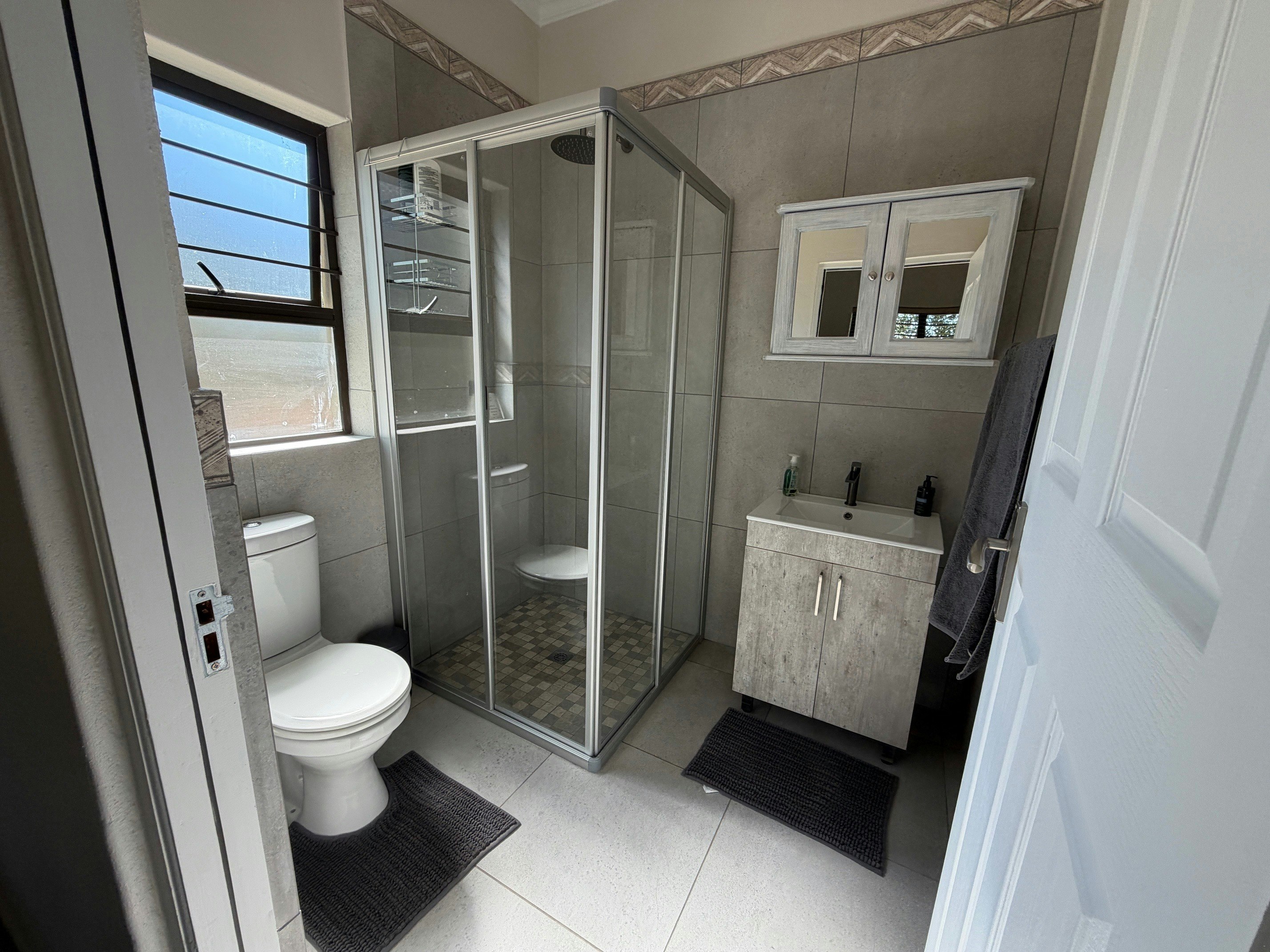 Ehlatini Cottages image no 6 of 9