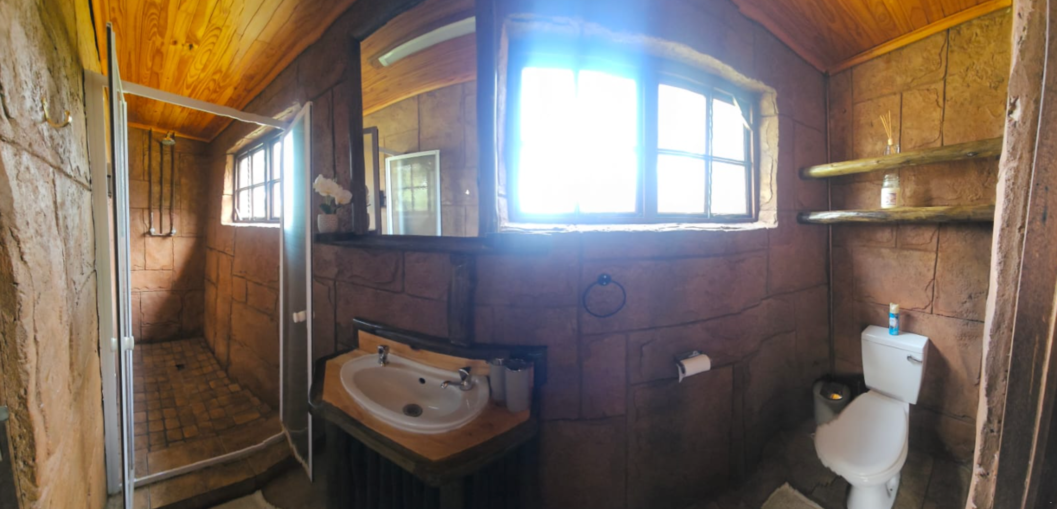 Wild Thorn Bush Lodge image no 6 of 22