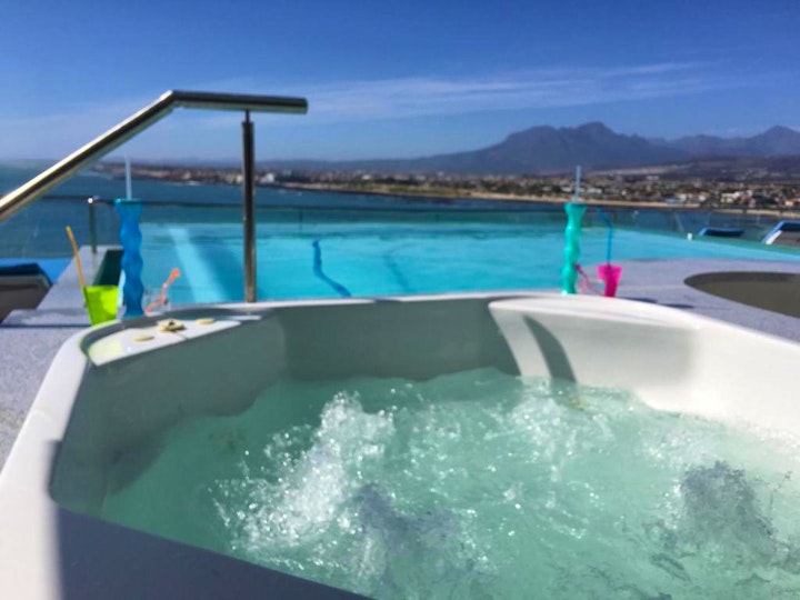 Western Cape Accommodation at Gordon’s Shore Luxury Apartments | Viya