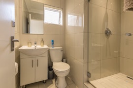 Gqeberha (Port Elizabeth) Accommodation at Modern Seaview Apartment | Viya