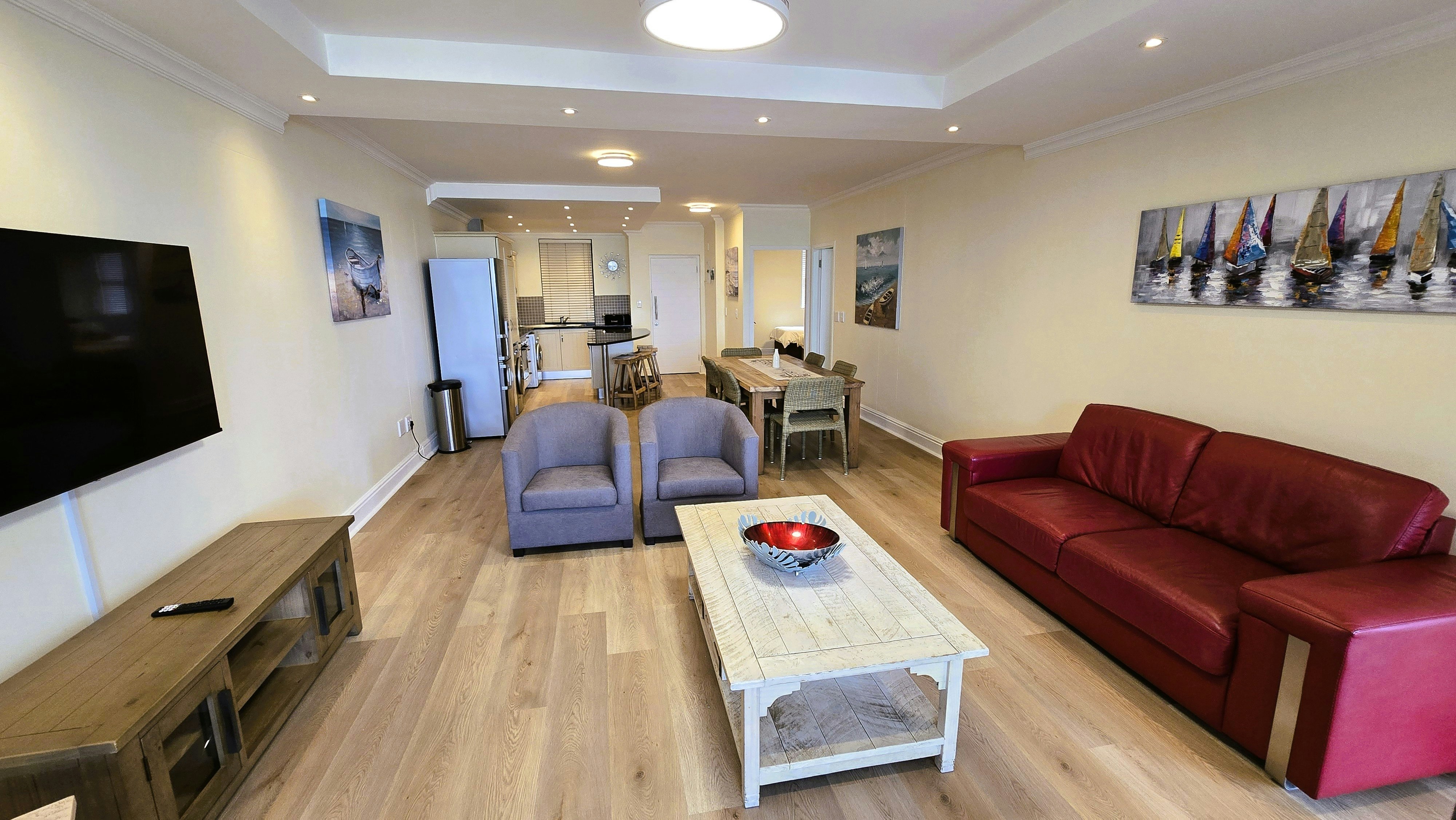 2 Tivoli Luxury Self Catering image no 7 of 24
